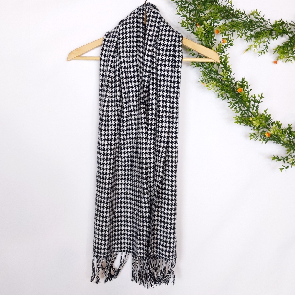 🌿CHECKERED SCARF🌿 - Picture 3 of 3